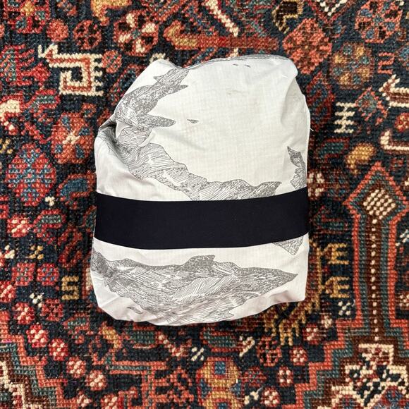 Janji Women's Rainrunner Pack Jacket - Picture 5 of 5